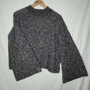 Jones New York Ladies Gray Chunky Knit Bell Sleeved Sweater Size XL